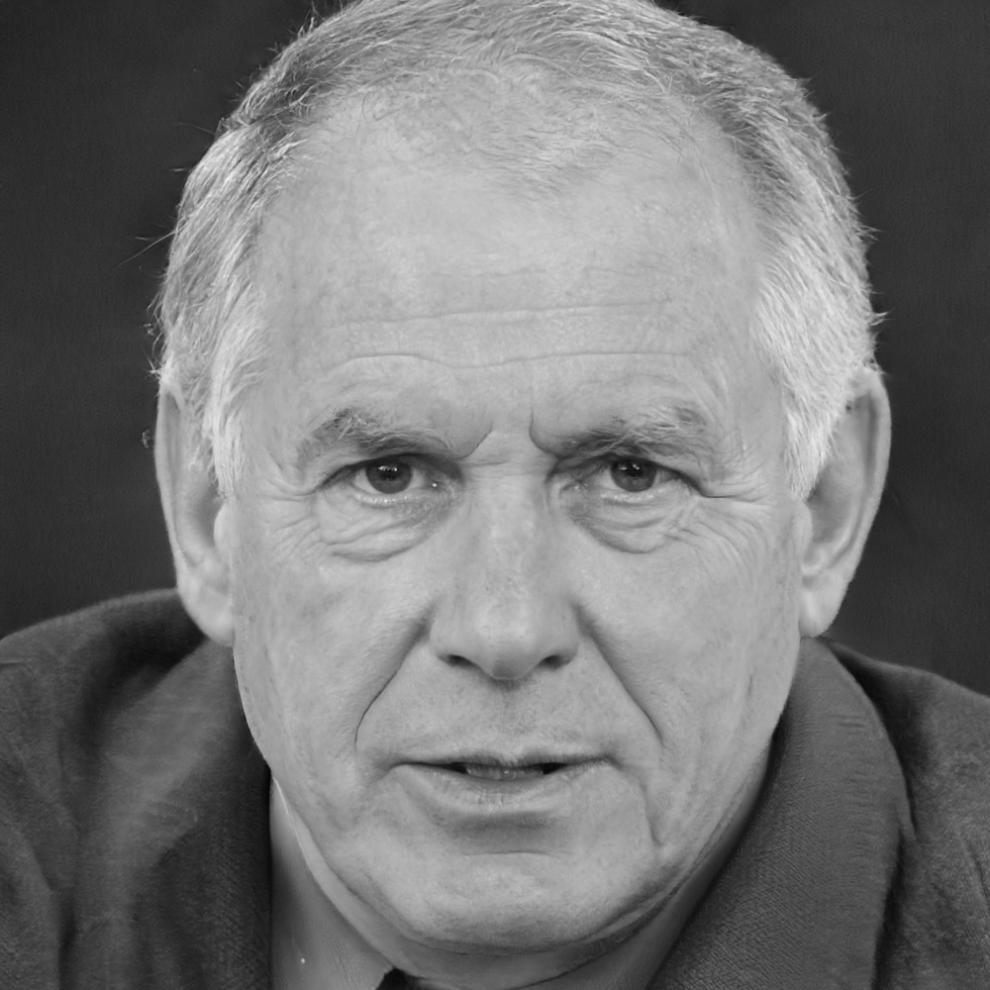 Retrato profesional de Máximo Velasco